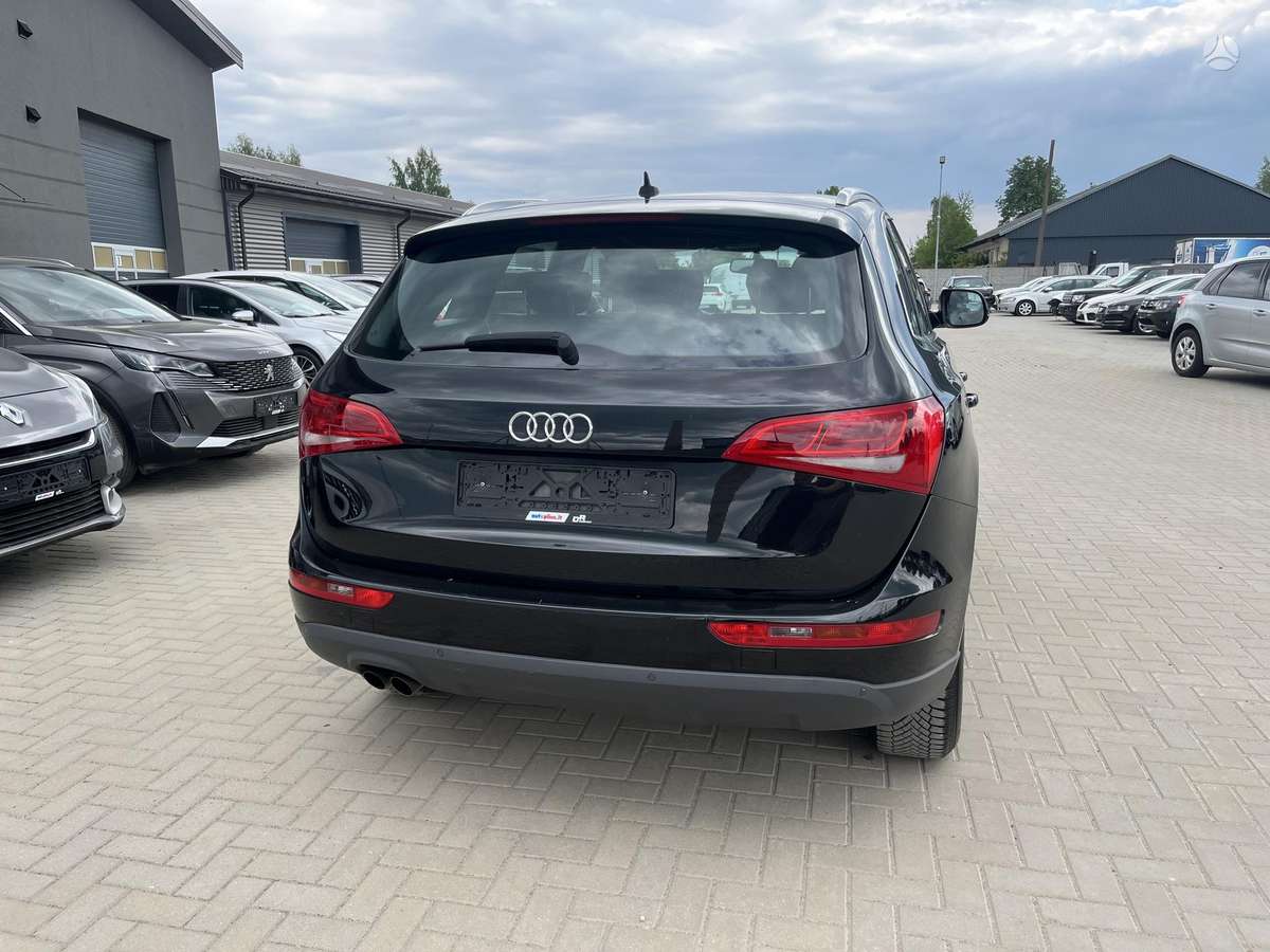 Audi Q5, 2.0 l., off-road / crossover