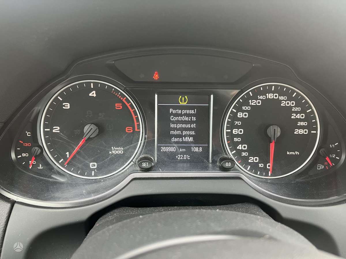 Audi Q5, 2.0 l., off-road / crossover