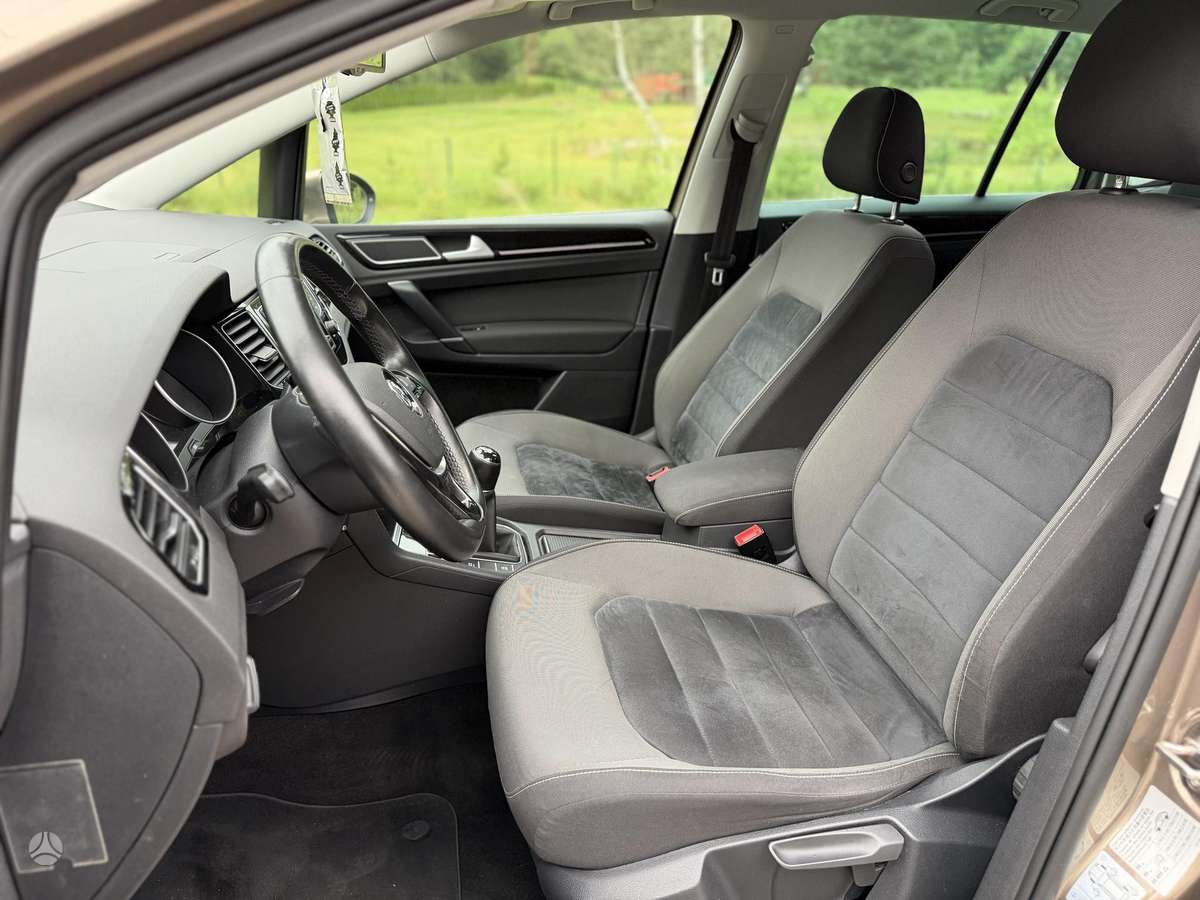 Volkswagen Golf Sportsvan - 11