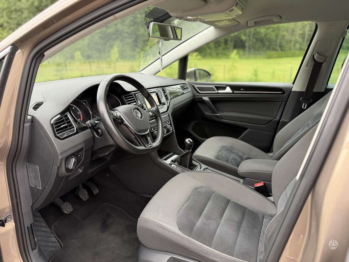 Volkswagen Golf Sportsvan - 12