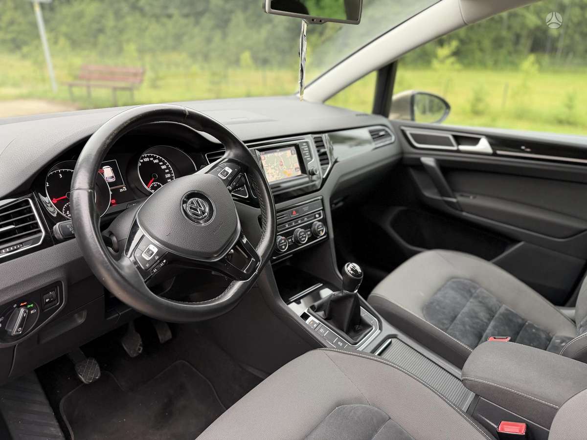 Volkswagen Golf Sportsvan - 10