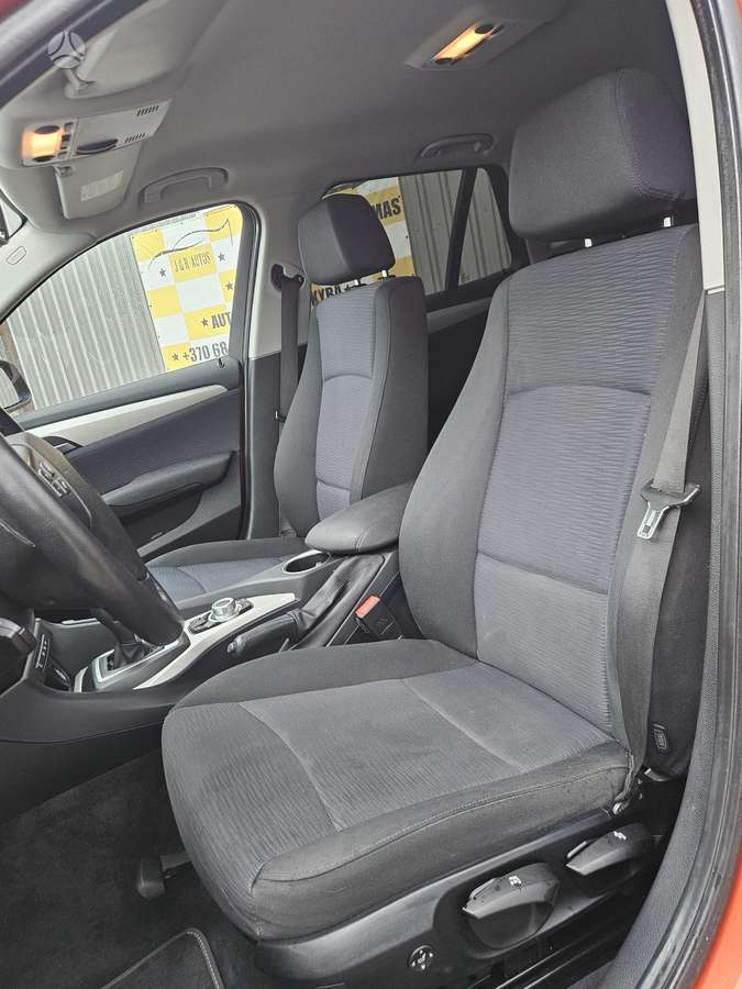 BMW X1, 2.0 l., off-road / crossover