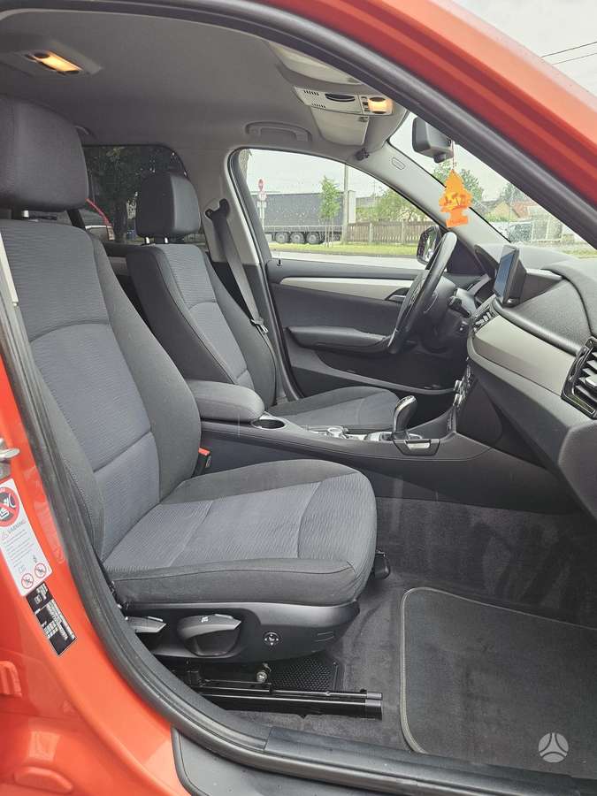 BMW X1, 2.0 l., off-road / crossover