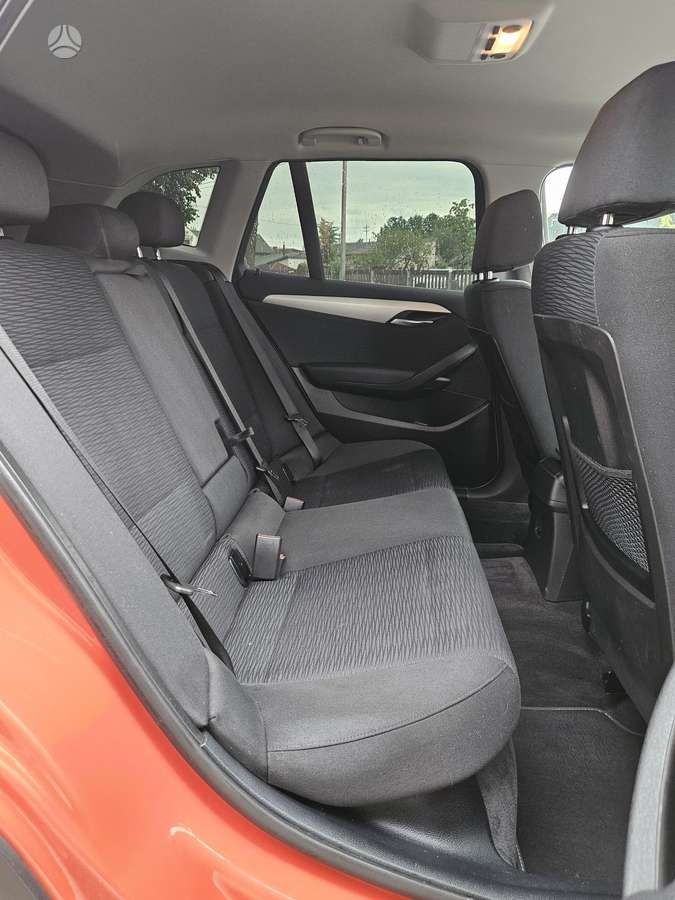 BMW X1, 2.0 l., off-road / crossover