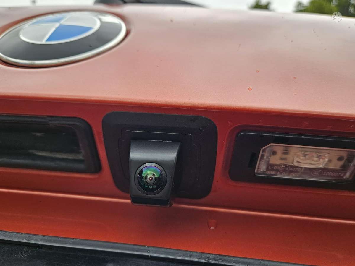 BMW X1, 2.0 l., off-road / crossover