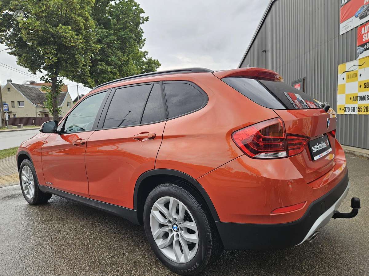 BMW X1, 2.0 l., off-road / crossover