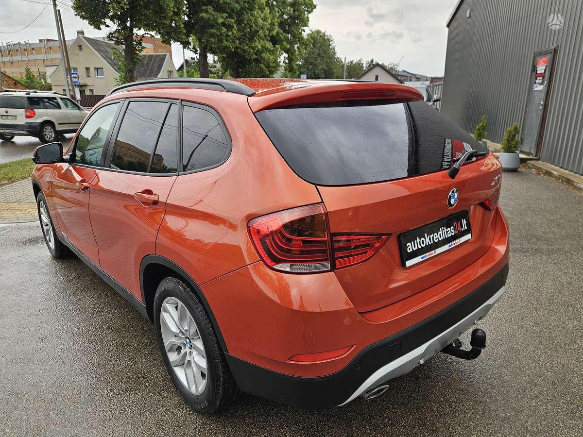 BMW X1, 2.0 l., off-road / crossover