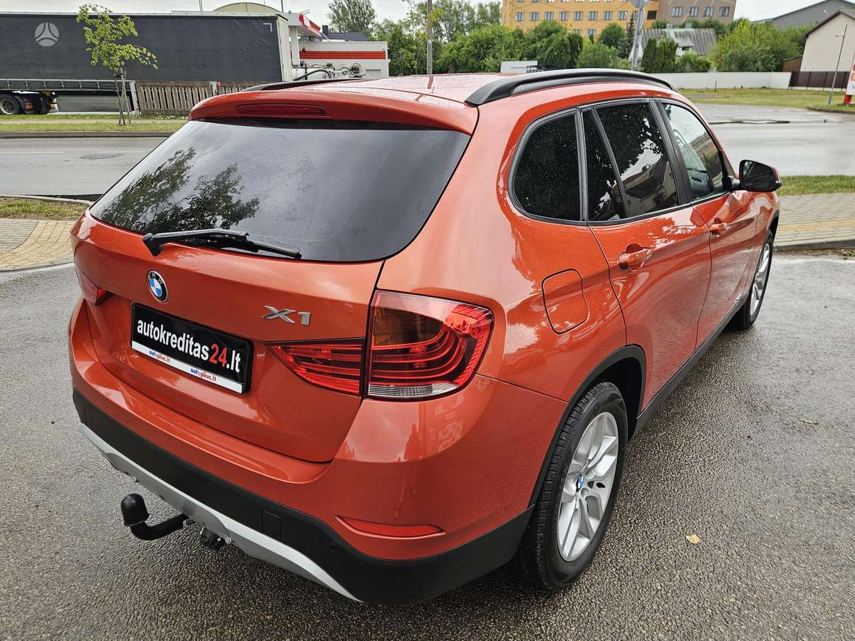 BMW X1, 2.0 l., off-road / crossover