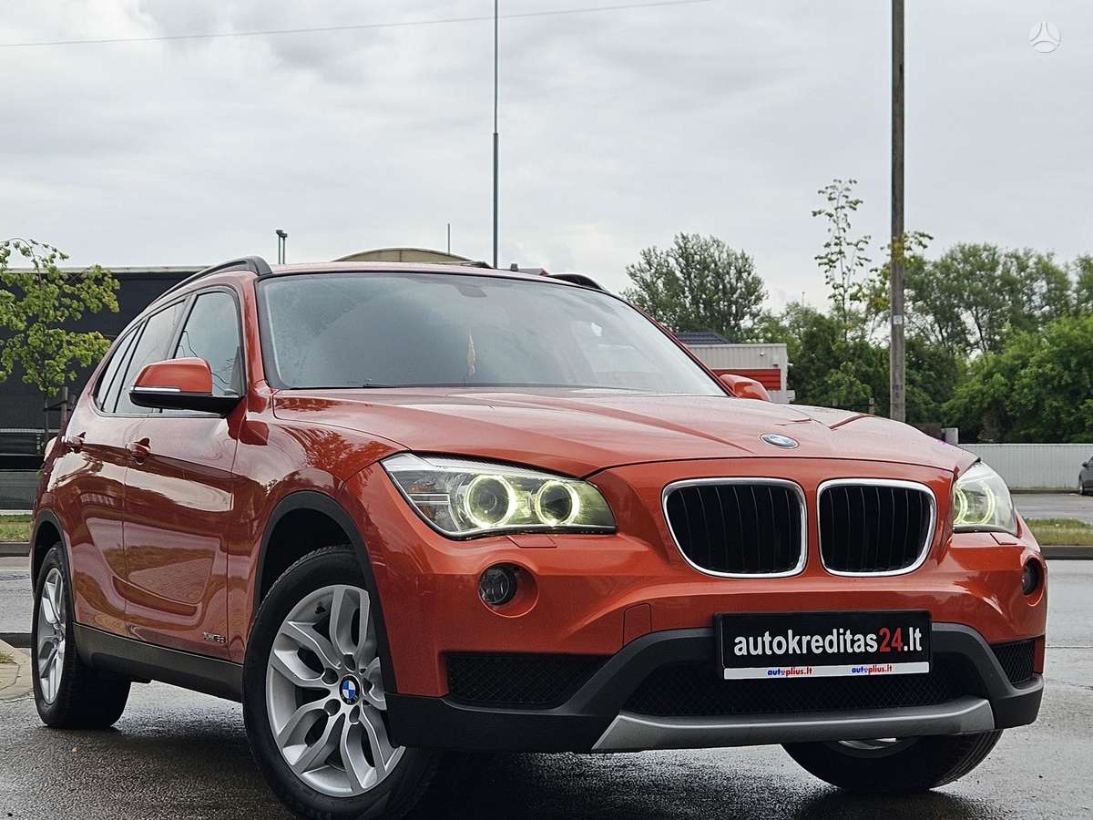 BMW X1, 2.0 l., off-road / crossover