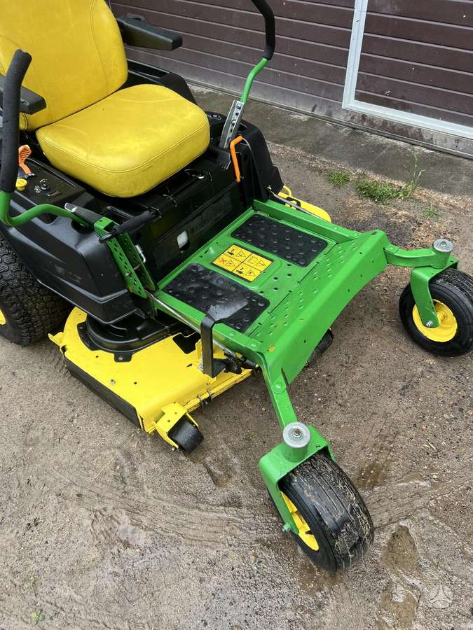John Deere Z540R, sodo traktoriai
