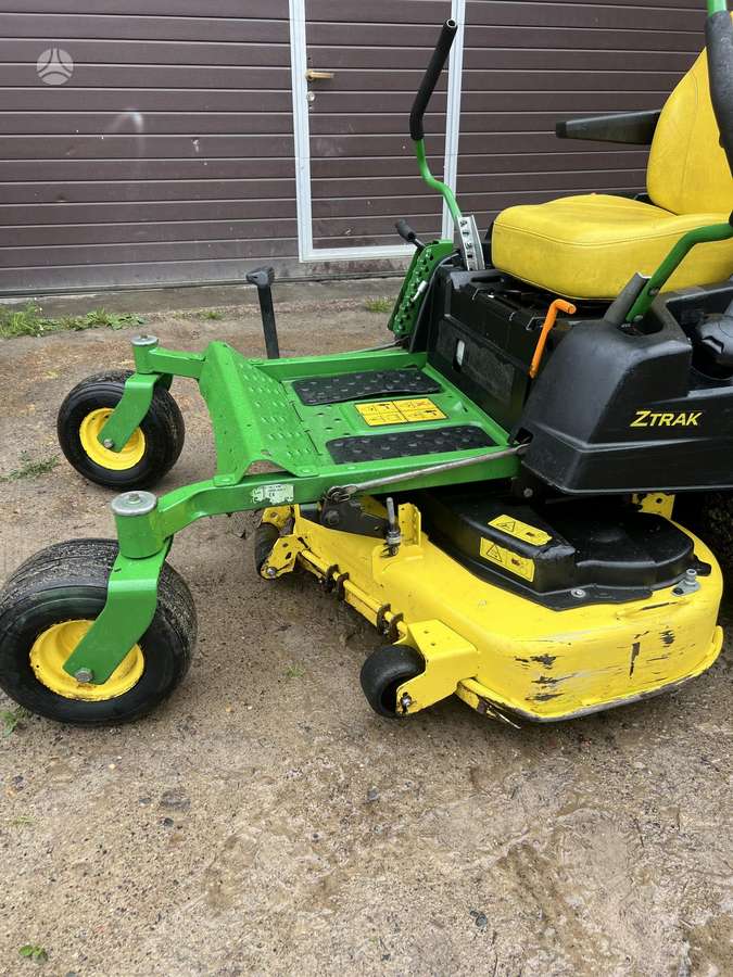John Deere Z540R, sodo traktoriai