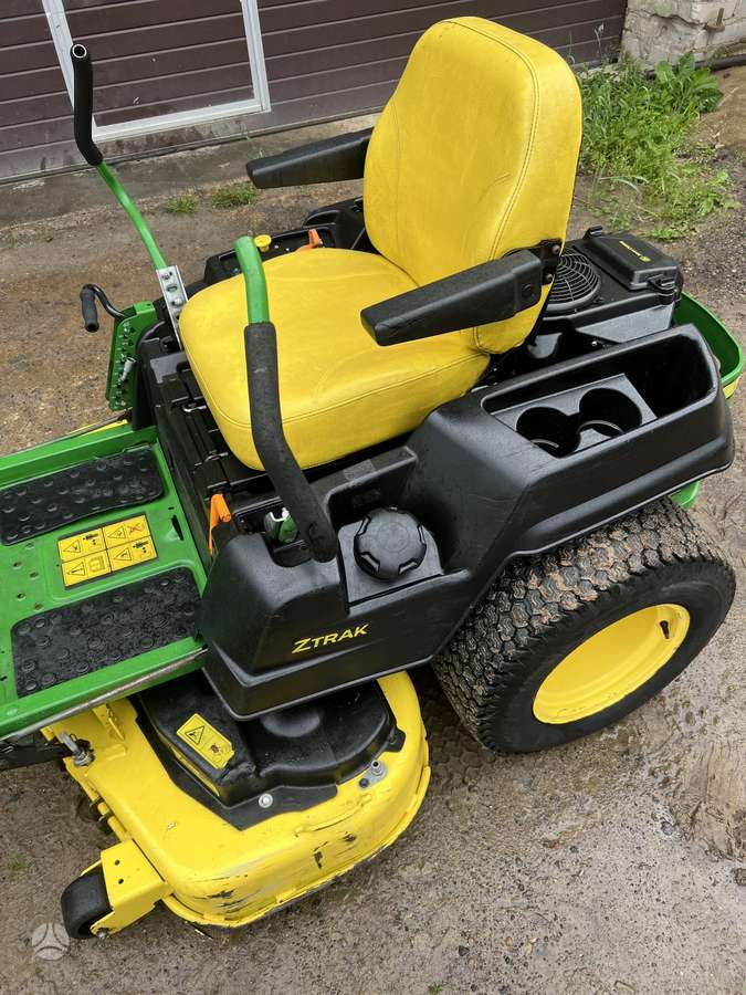 John Deere Z540R, sodo traktoriai