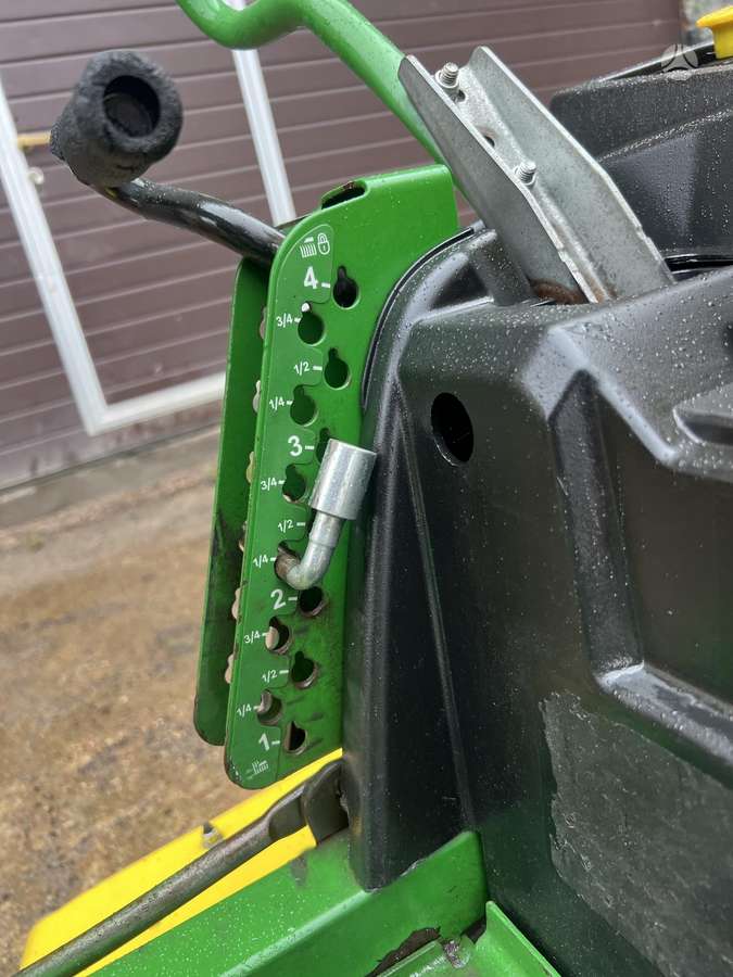 John Deere Z540R, sodo traktoriai