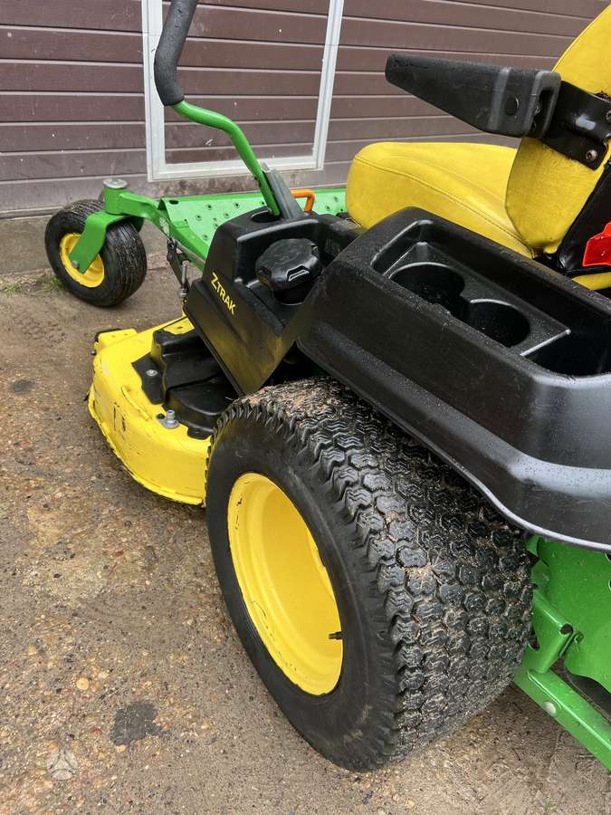 John Deere Z540R, sodo traktoriai