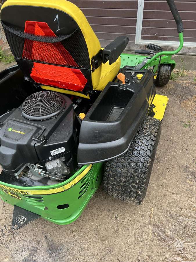 John Deere Z540R, sodo traktoriai