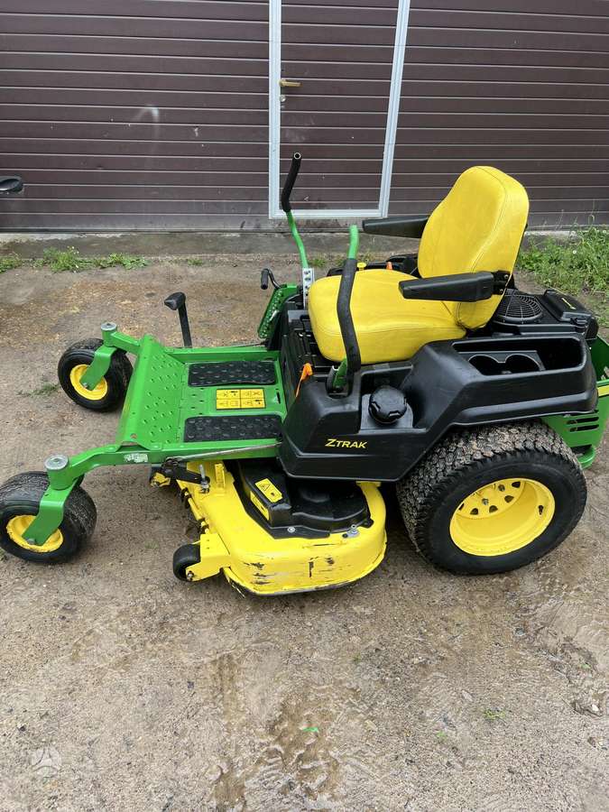 John Deere Z540R, sodo traktoriai