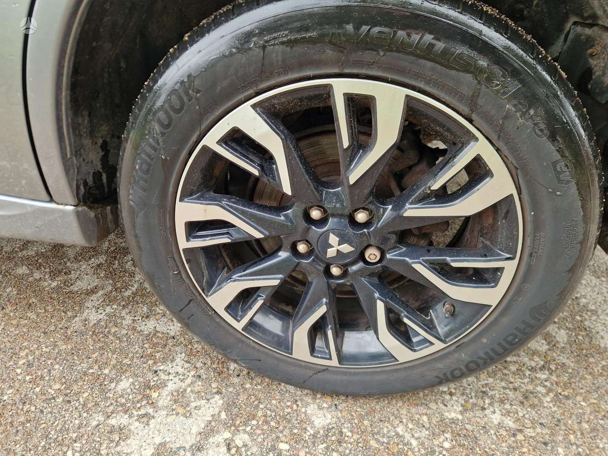 Mitsubishi Outlander Dalimis
