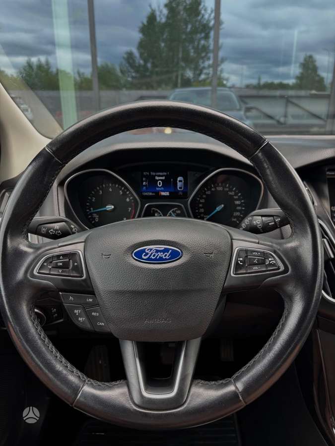 Ford Focus, 1.0 l., Хэтчбек