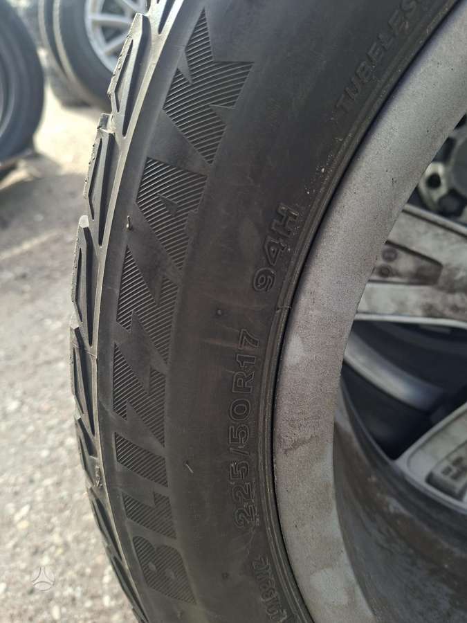 Bridgestone, universalios 225/50 R17