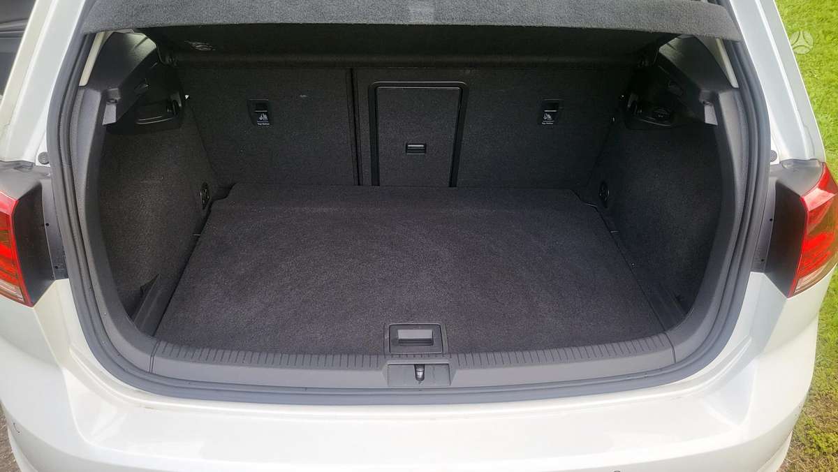 Volkswagen Golf - 9