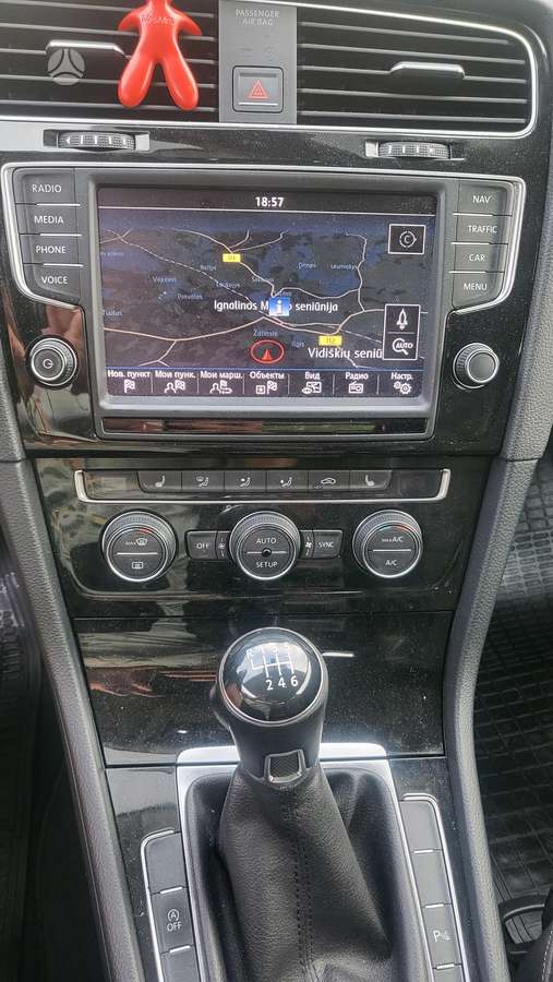 Volkswagen Golf - 11