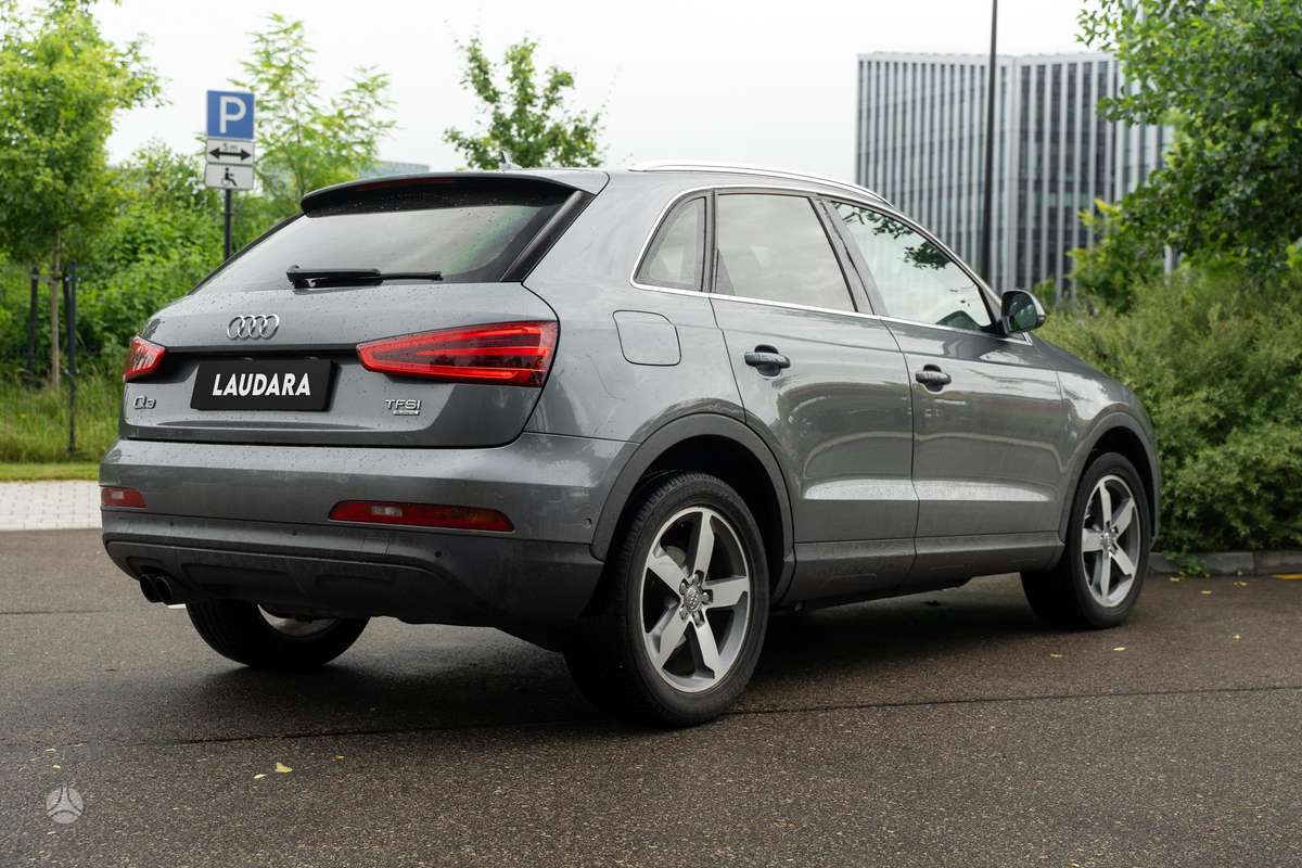 Audi Q3, 2.0 l., Внедорожник / Кроссовер
