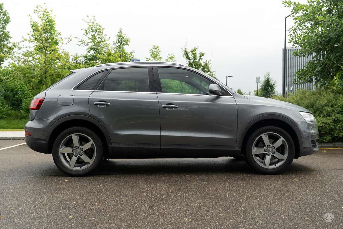 Audi Q3, 2.0 l., Внедорожник / Кроссовер