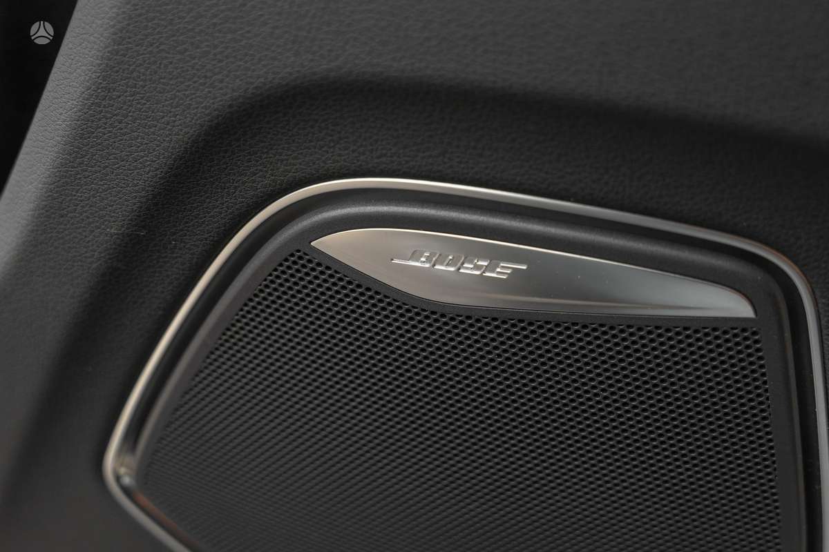 Audi Q3, 2.0 l., Внедорожник / Кроссовер