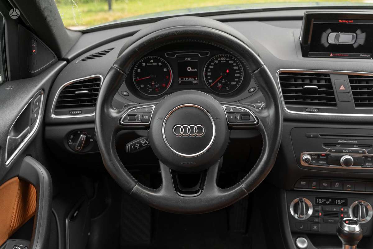Audi Q3, 2.0 l., Внедорожник / Кроссовер
