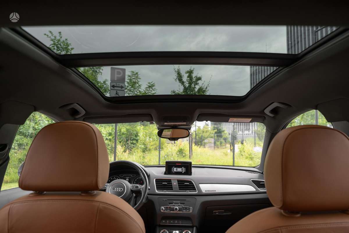 Audi Q3, 2.0 l., Внедорожник / Кроссовер