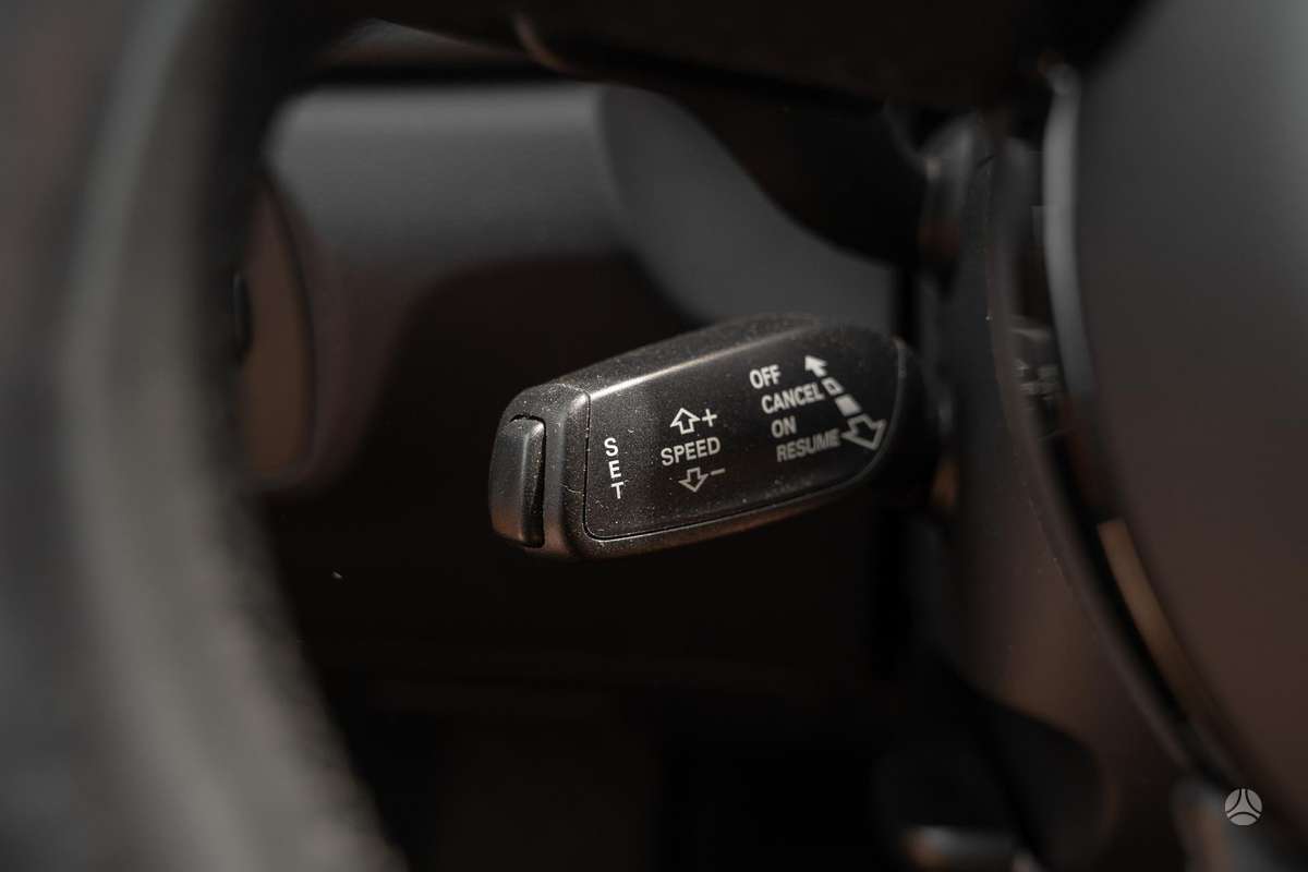 Audi Q3, 2.0 l., Внедорожник / Кроссовер