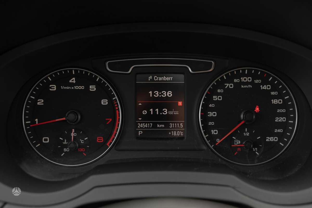 Audi Q3, 2.0 l., Внедорожник / Кроссовер