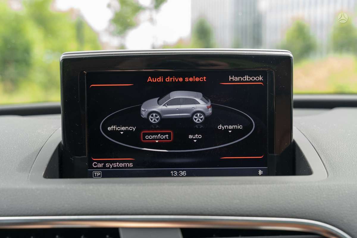 Audi Q3, 2.0 l., Внедорожник / Кроссовер