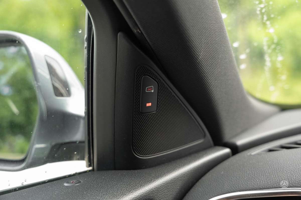 Audi Q3, 2.0 l., Внедорожник / Кроссовер