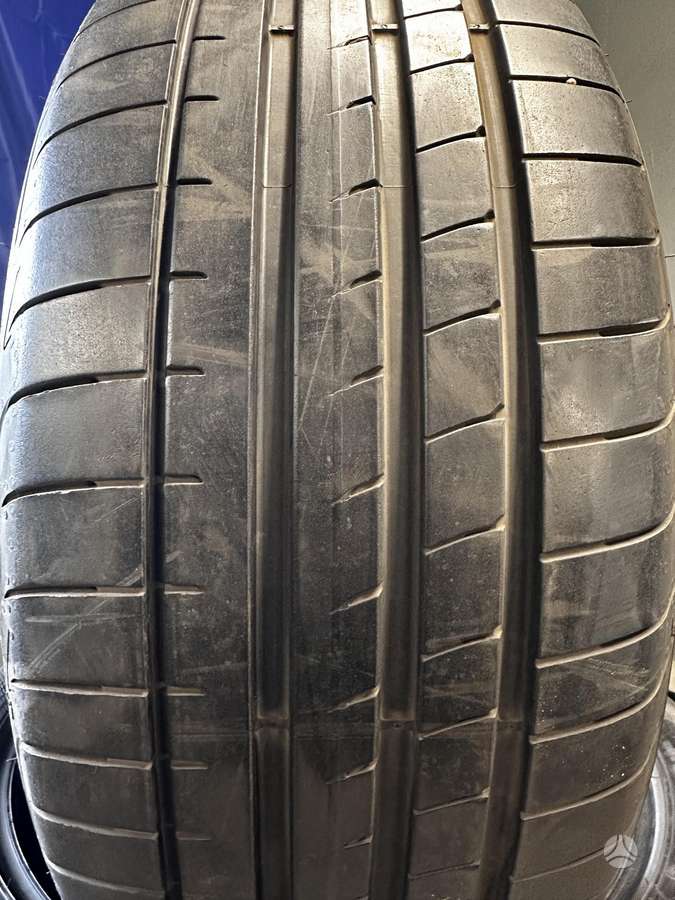 Goodyear, vasaras 265/40 R21