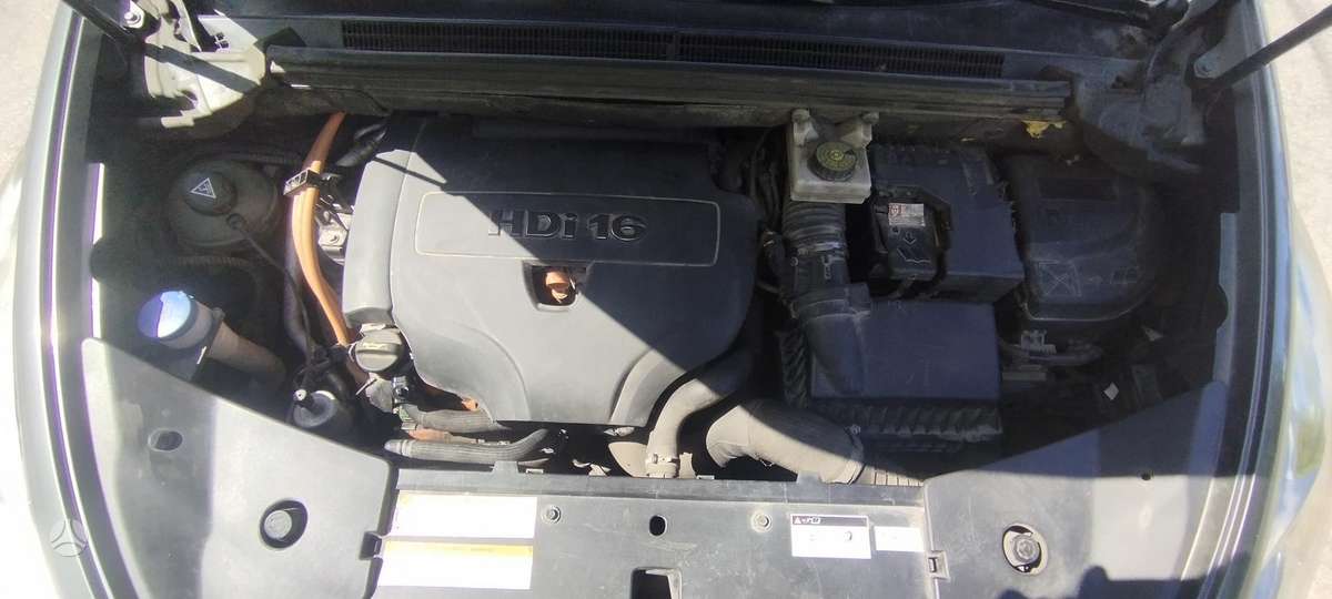 Citroen DS5, 2.0 l., hatchback