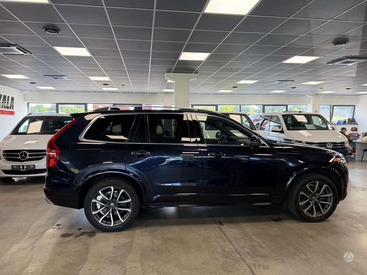 Volvo XC90, 2.0 l., off-road / crossover