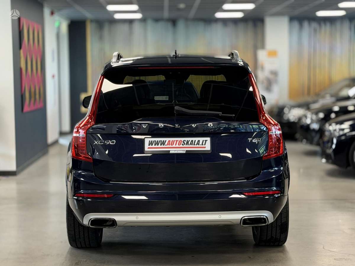 Volvo XC90, 2.0 l., off-road / crossover