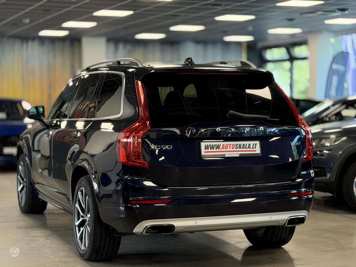Volvo XC90, 2.0 l., off-road / crossover