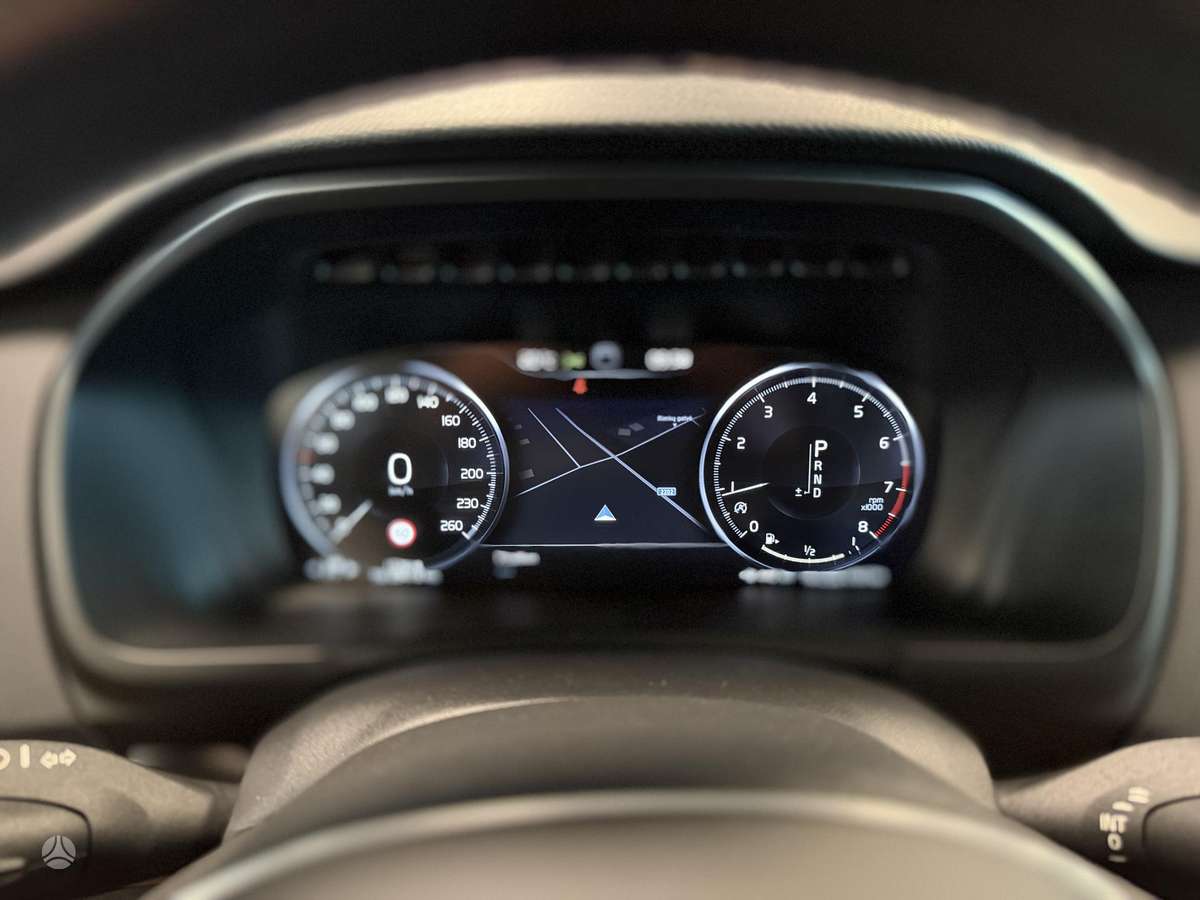 Volvo XC90, 2.0 l., off-road / crossover