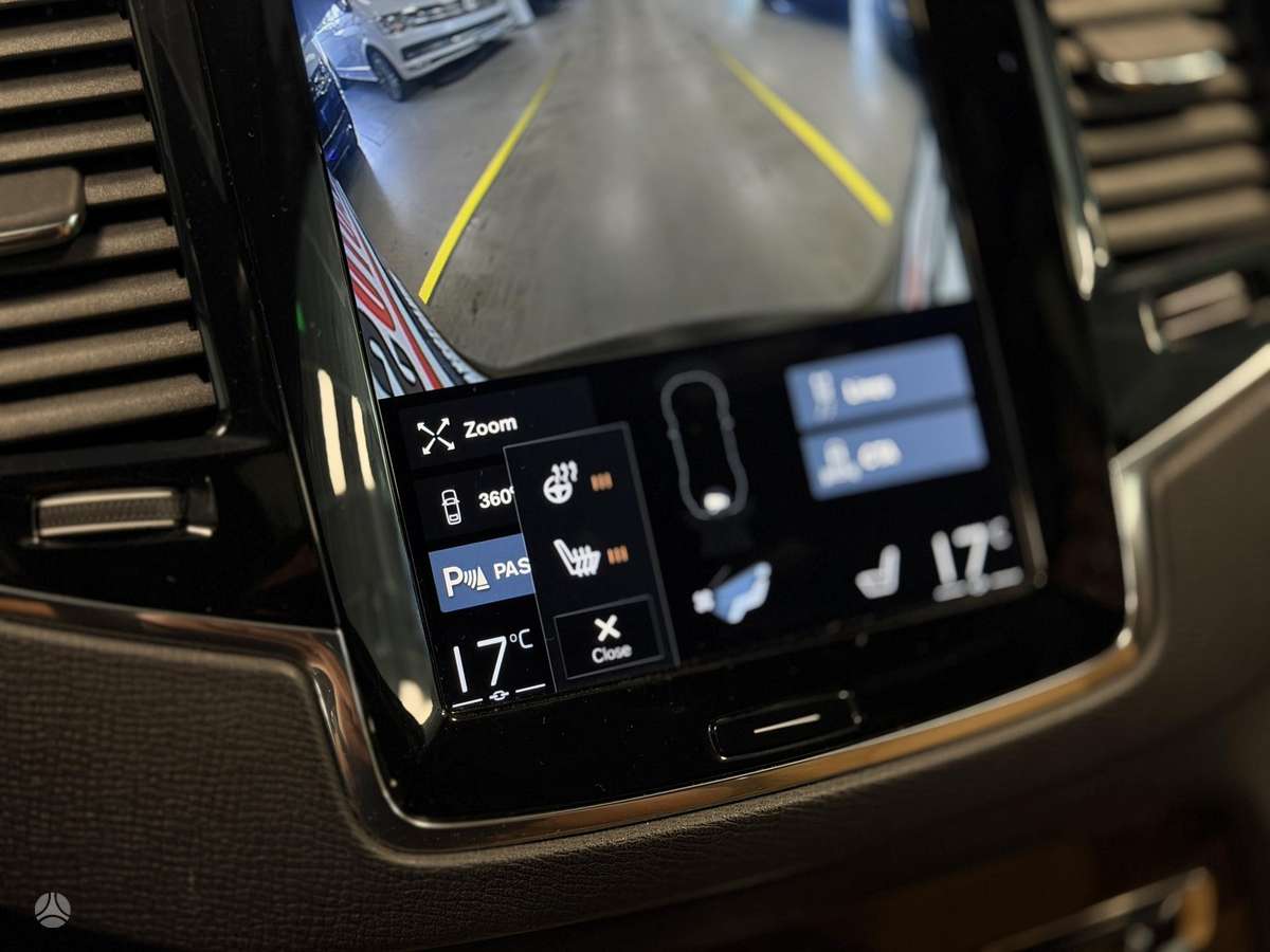 Volvo XC90, 2.0 l., off-road / crossover