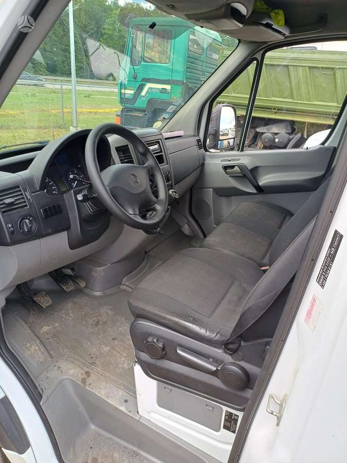 Mercedes-Benz Sprinter, cargo van