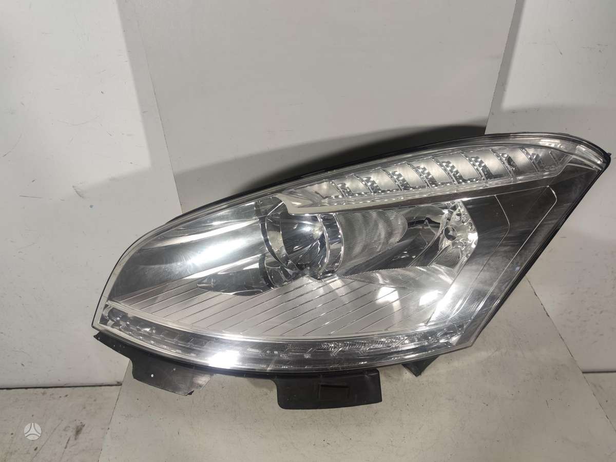 Citroen C4 Picasso gaismas