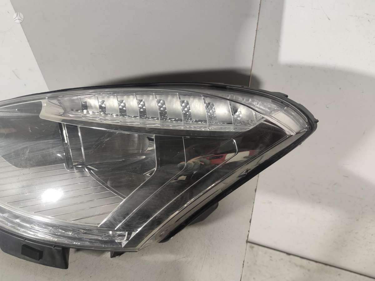 Citroen C4 Picasso gaismas