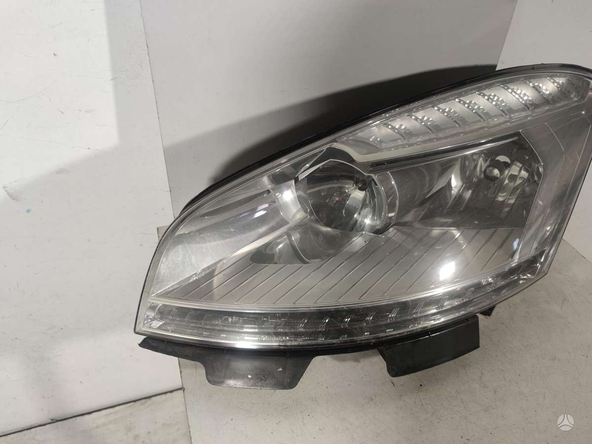 Citroen C4 Picasso gaismas