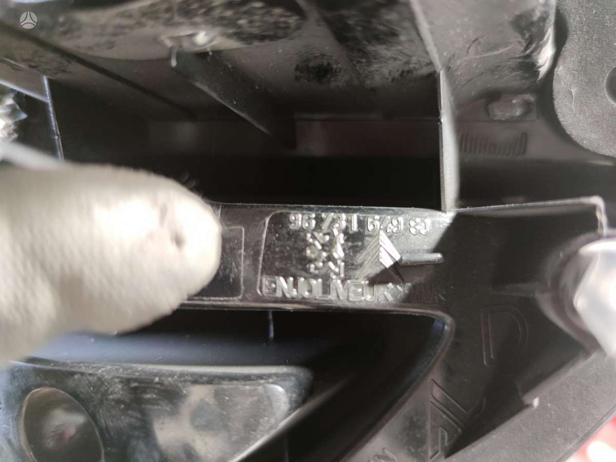 Citroen C4 Picasso gaismas