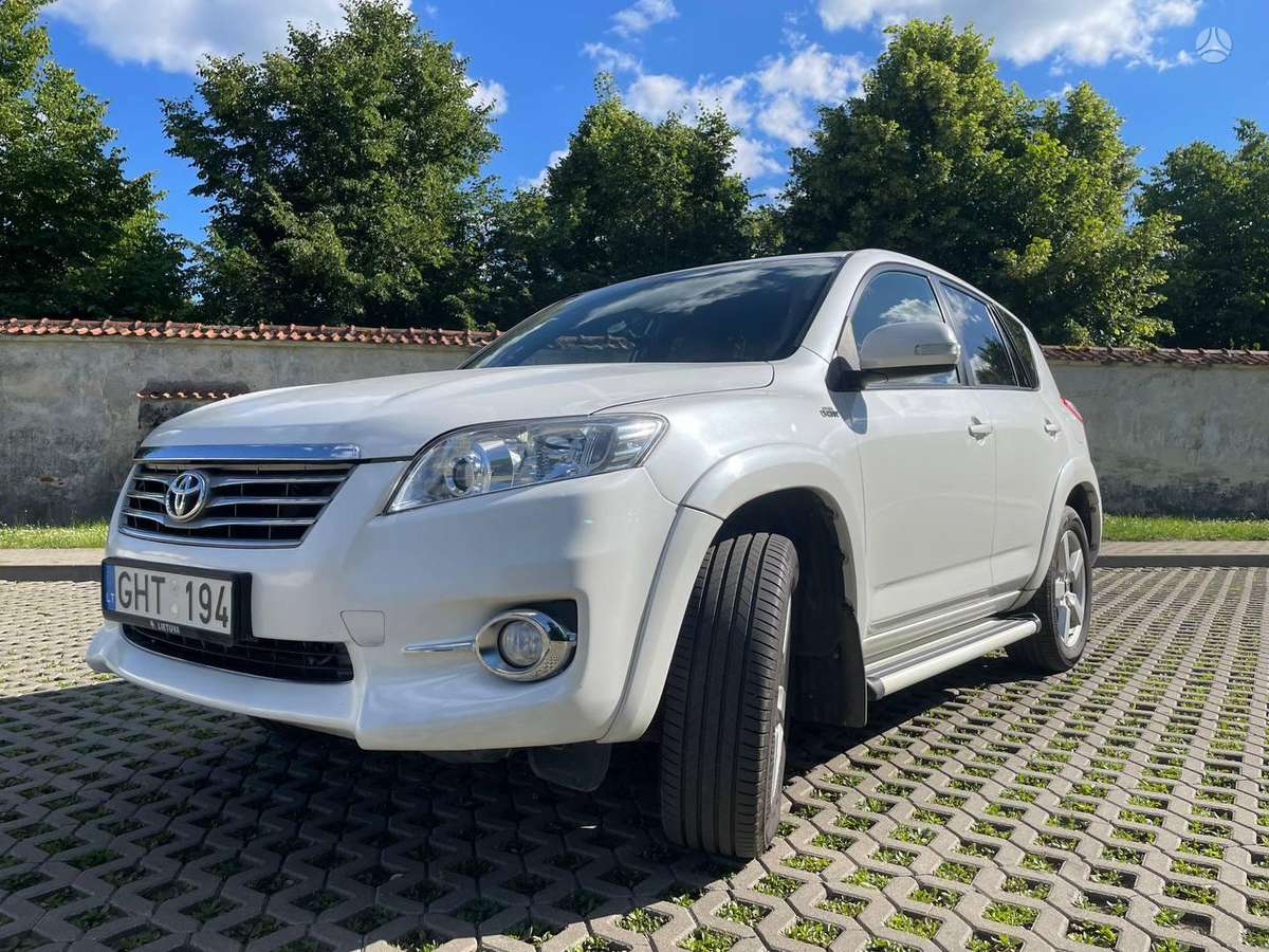 Toyota RAV4 - 2