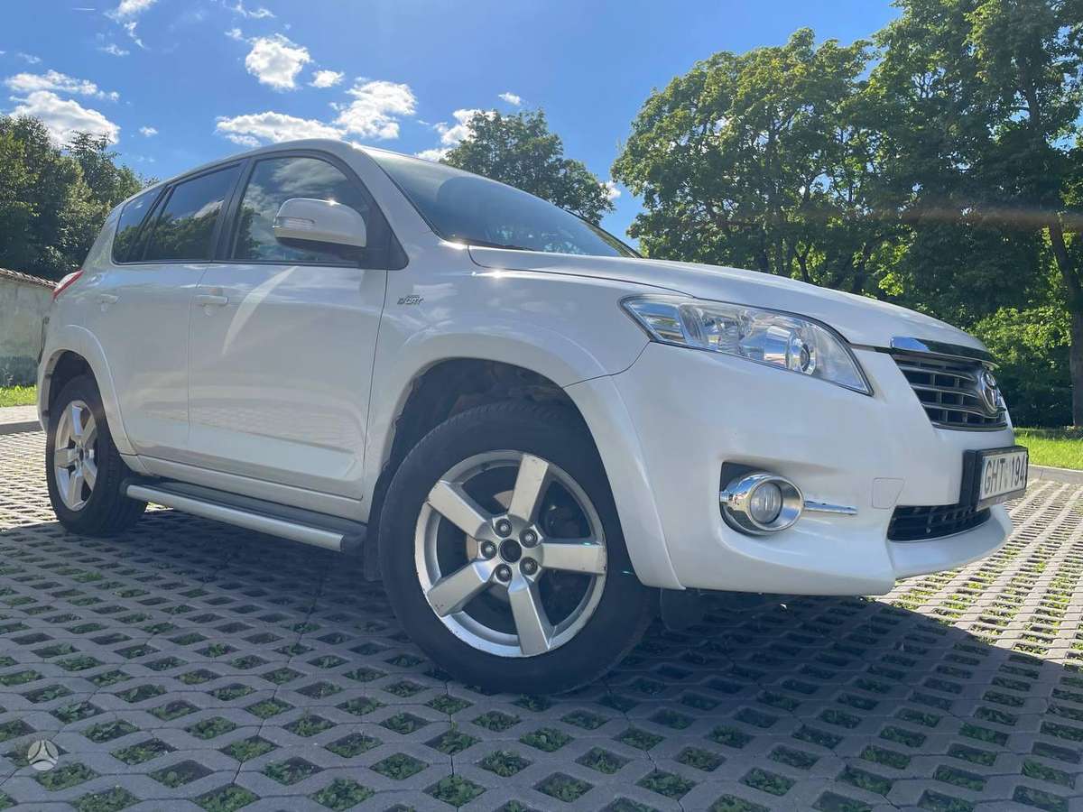Toyota RAV4 - 6