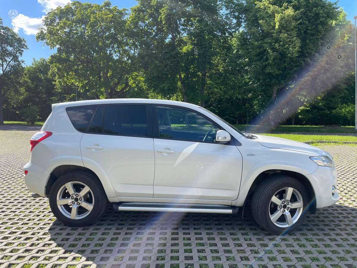 Toyota RAV4 - 7