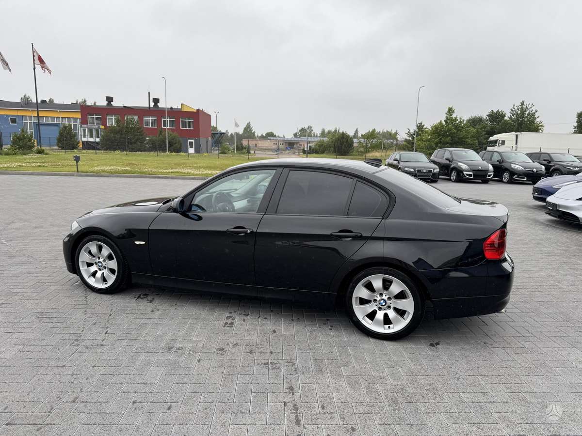 BMW 318, 2.0 l., Седан
